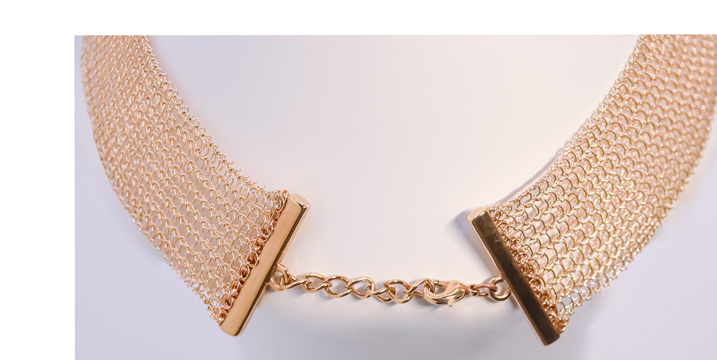 Collier chocker– Collection tissée Finition dorée – CH01