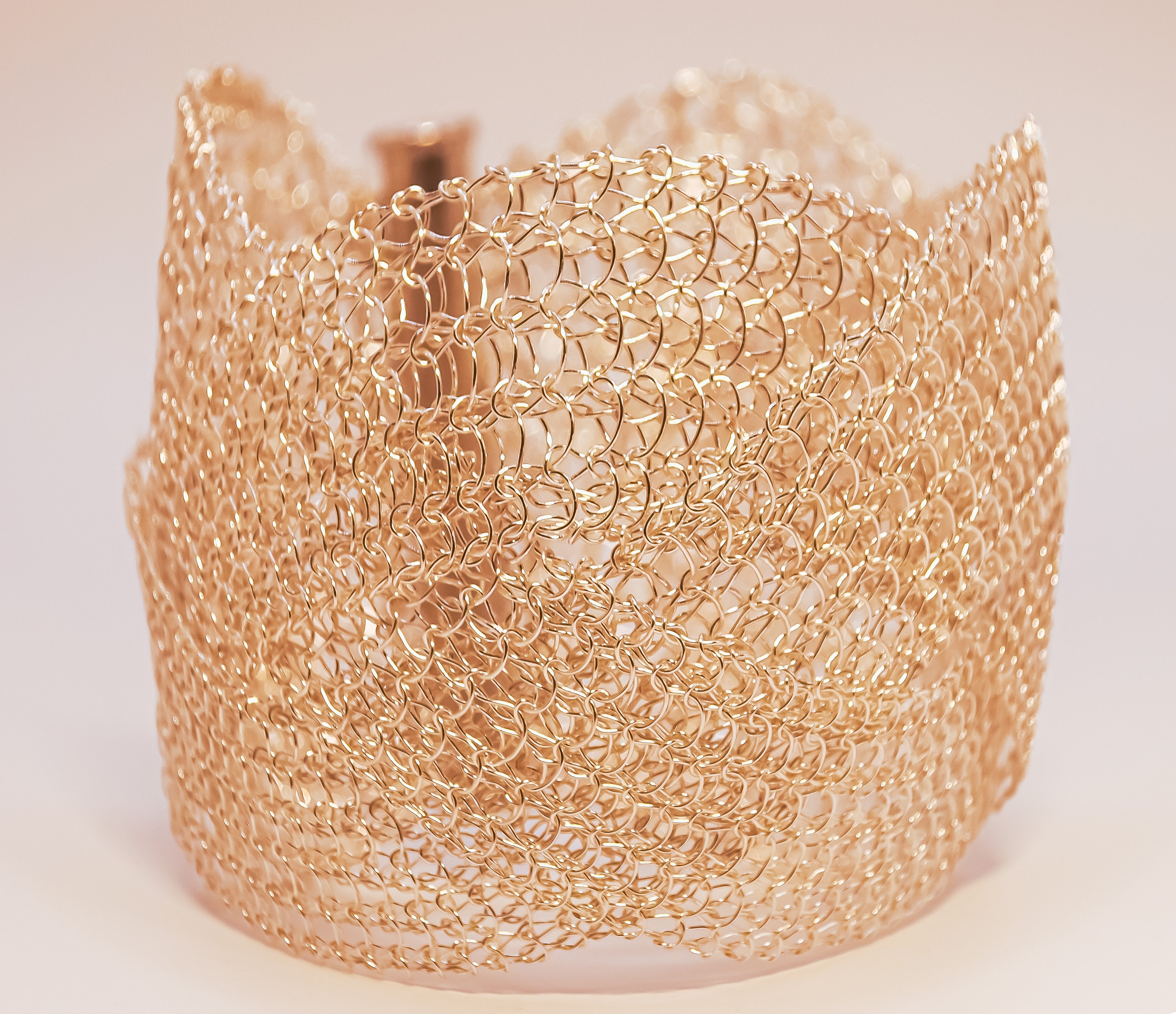 Manchette Large – Collection tressée Finition dorée – MLSMOT1