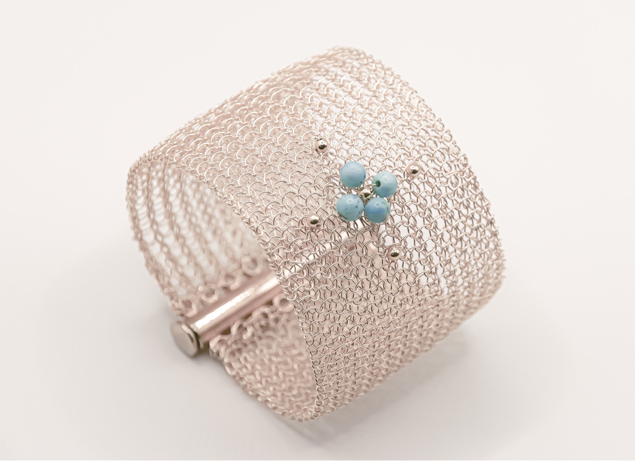 Manchette Large perlée  -  Collection tissée