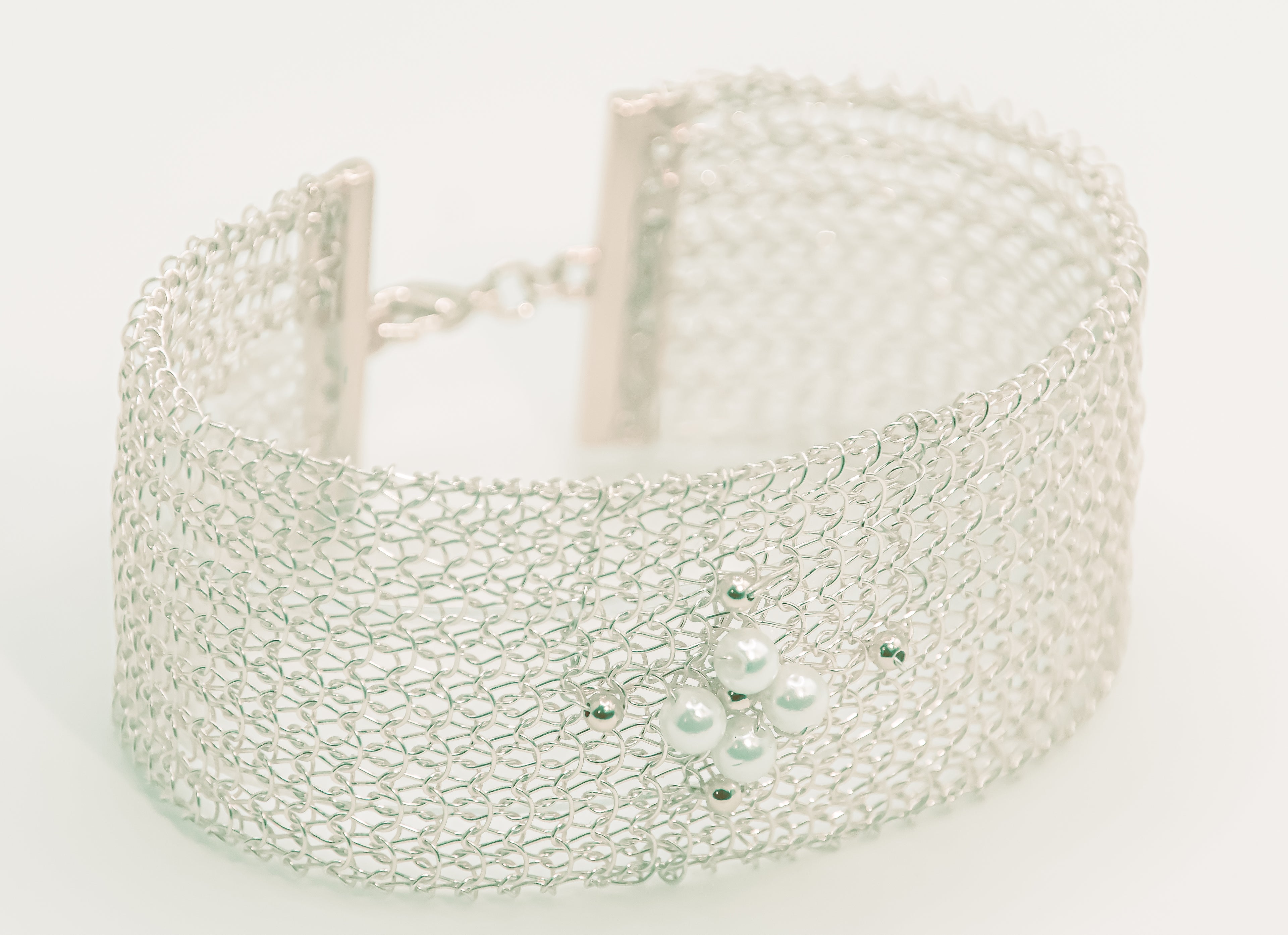 Manchette Fine  perlée– Collection tissée Finition argentée – MFSMAP1