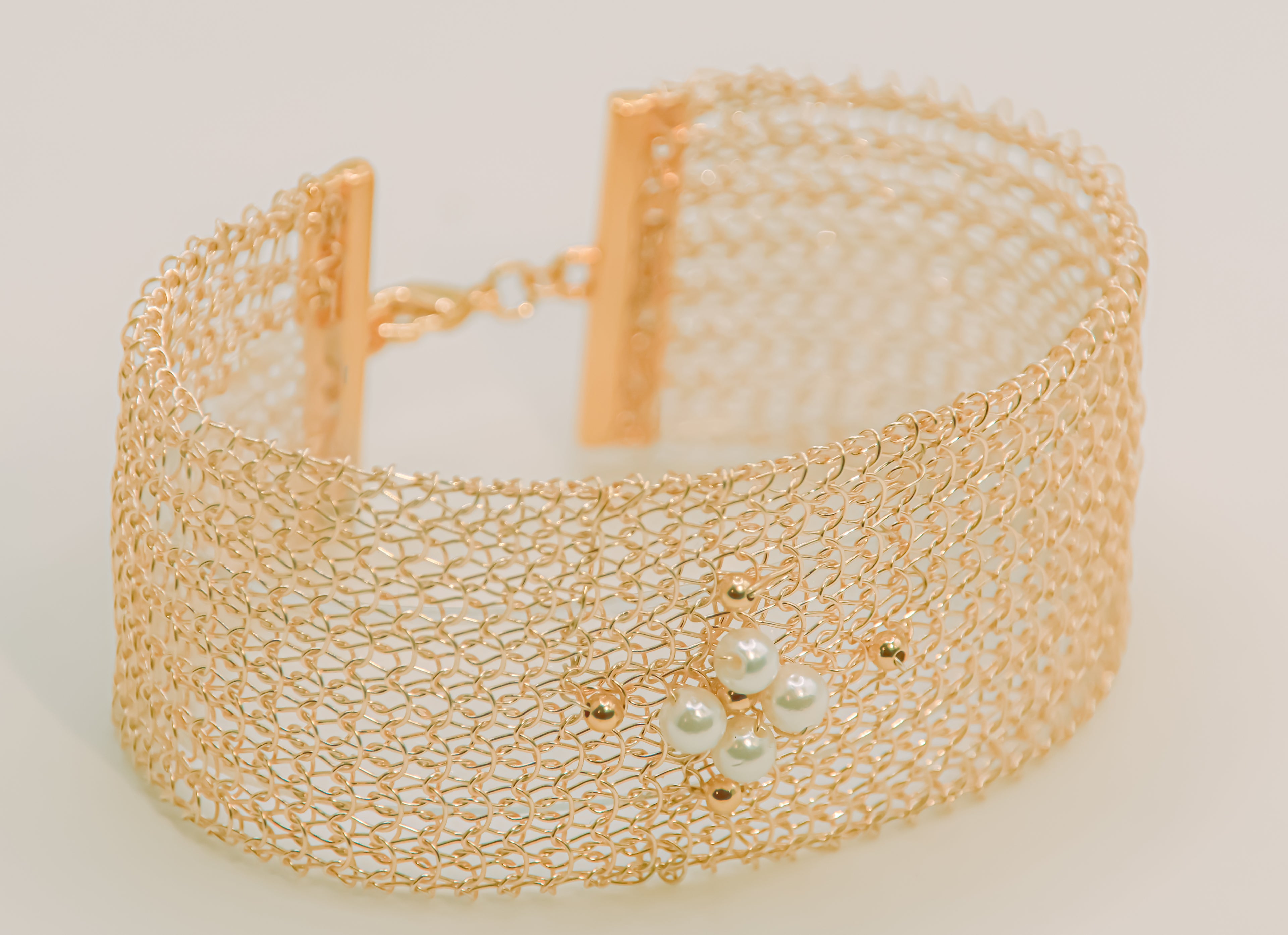 Manchette Fine perlée – Collection tissée Finition dorée – MFSMOP1